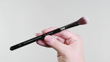 F03 HIGH CHEEKBONE HIGHLIGHTER™ BRUSH DEMO VIDEO