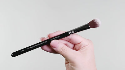 F03 HIGH CHEEKBONE HIGHLIGHTER™ BRUSH DEMO VIDEO