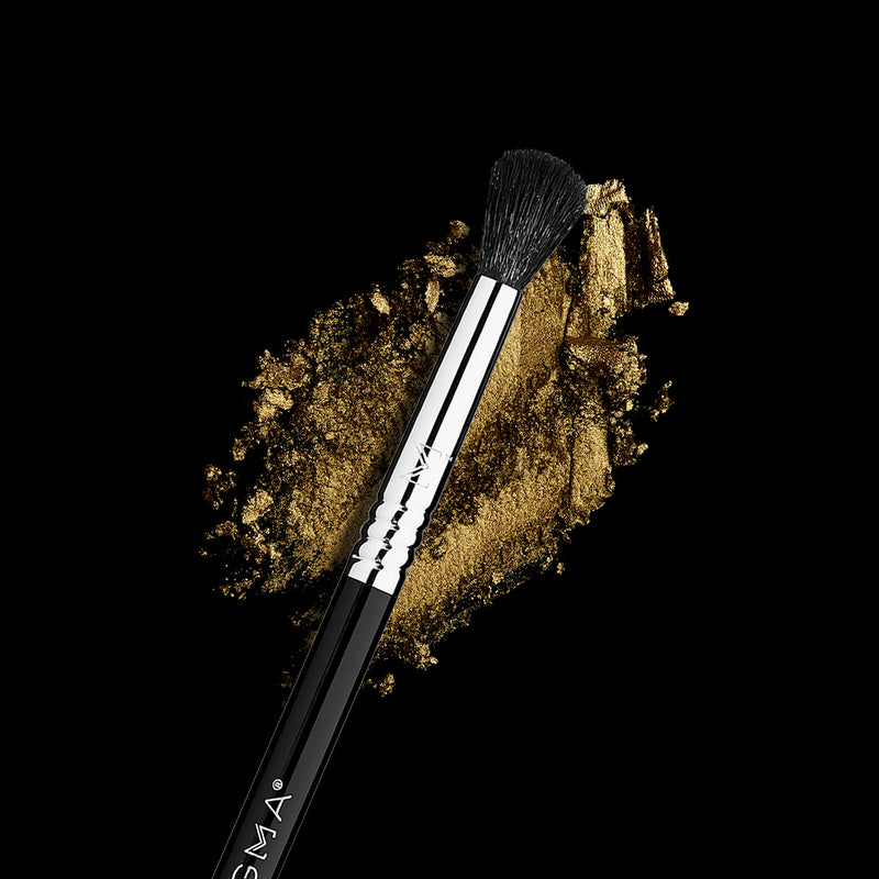 E38 DIFFUSED CREASE™ BRUSH 