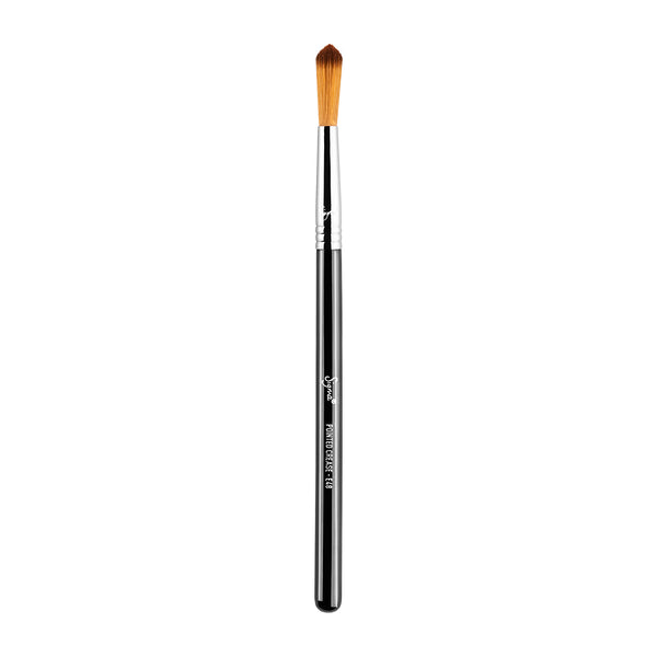 E48 POINTED CREASE BRUSH