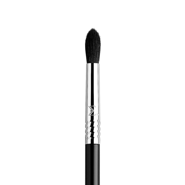 E49 MEDIUM TAPERED BLENDING BRUSH