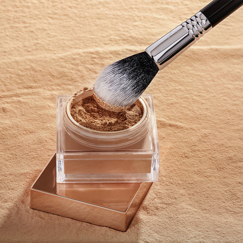 F12 SETTING POWDER™ BRUSH WITH SOFT FOCUS SETTING POWDER
