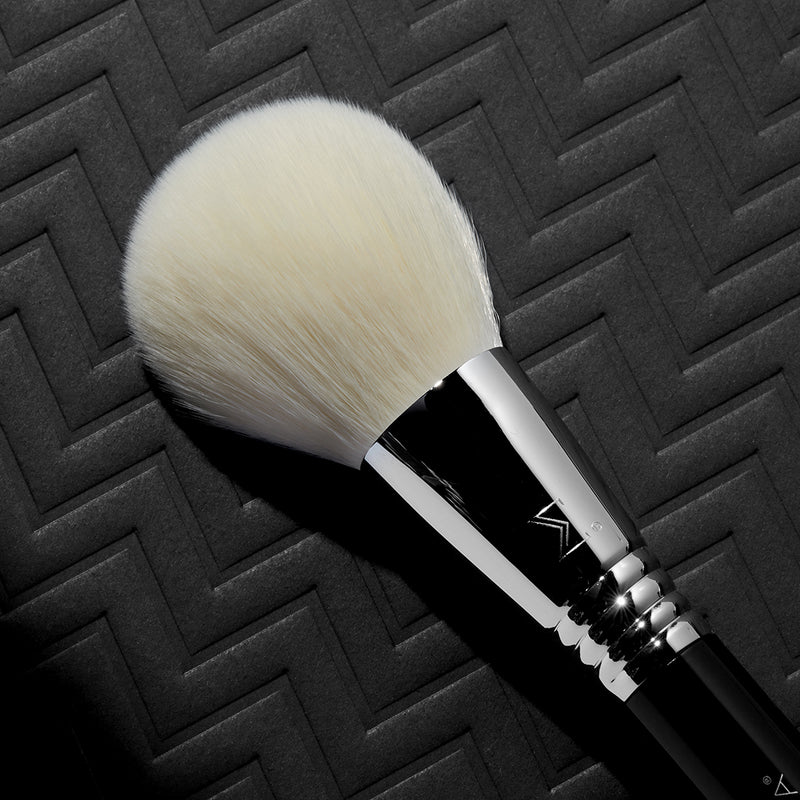 F28 POWDER/BRONZER™ BRUSH