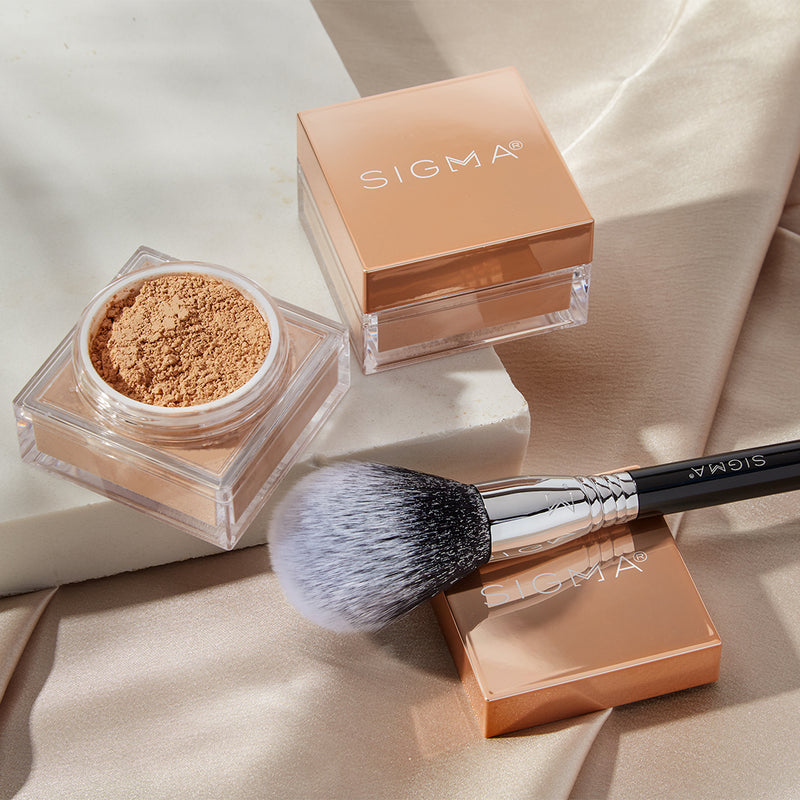 Soft Focus Setting Powder - Honey with F24 All-Over Powder Brush