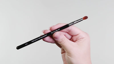 E42 PRECISION FIRM BLENDER™ BRUSH DEMO VIDEO